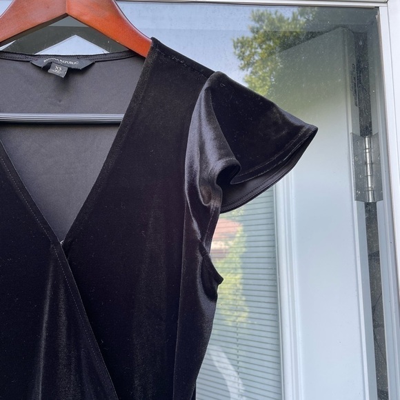 Banana Republic Velvet Peplum Top - Picture 4 of 11